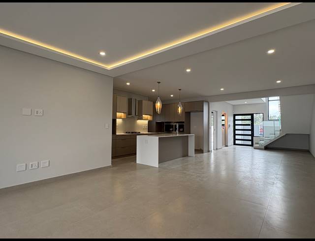 4 BEDROOM HOUSE FOR SALE IN SANDOWN